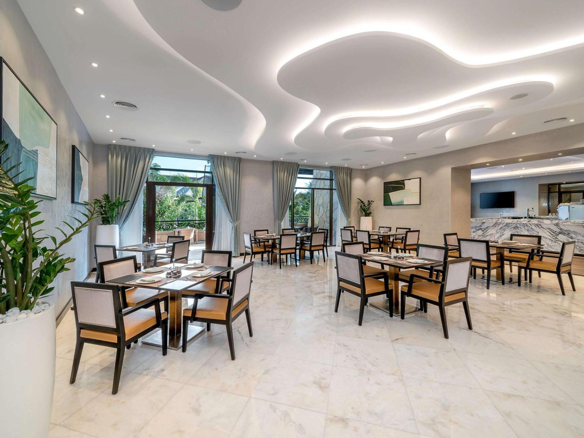 Sofitel Dubai The Palm Resort & Spa Esterno foto The restaurant