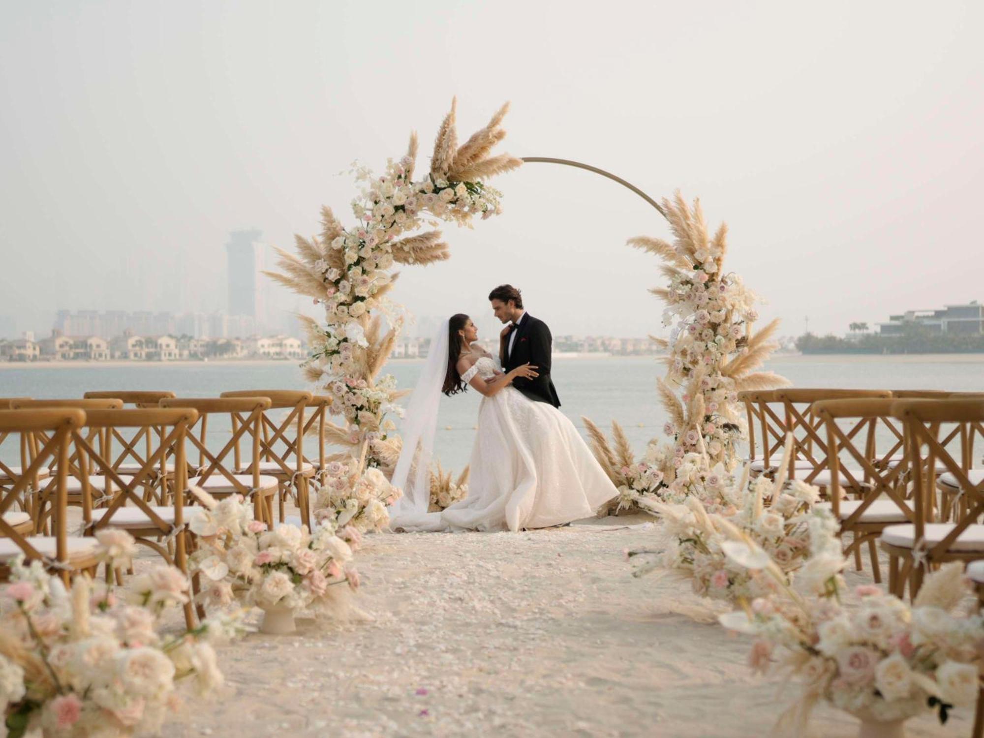 Sofitel Dubai The Palm Resort & Spa Esterno foto A wedding in Dubai