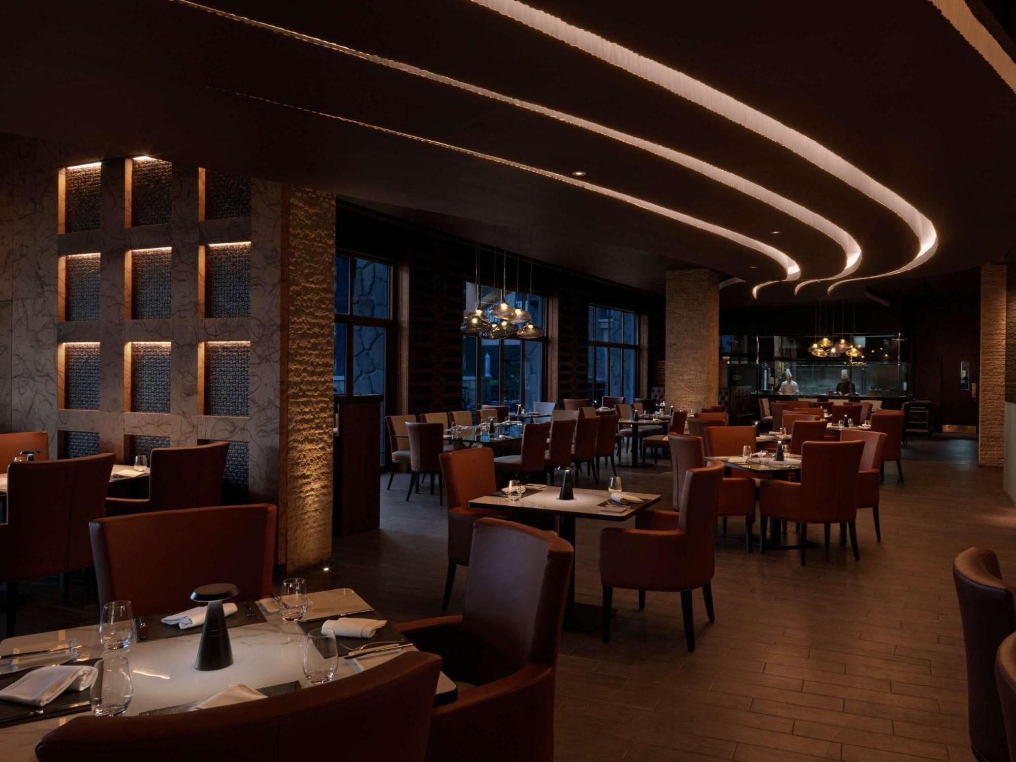 Sofitel Dubai The Palm Resort & Spa Esterno foto The interior of the restaurant