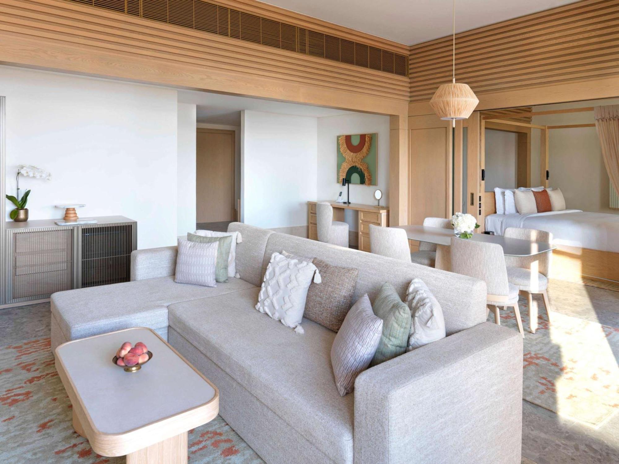 Sofitel Dubai The Palm Resort & Spa Esterno foto A suite at the hotel